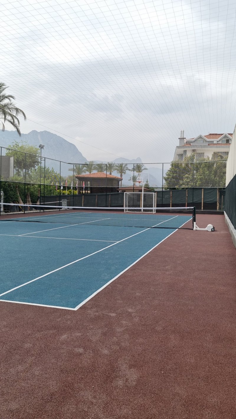DoubleTree by Hilton Kemer Antalya’da Panoramik Padel Kortu ve Çok Amaçlı Spor Sahası