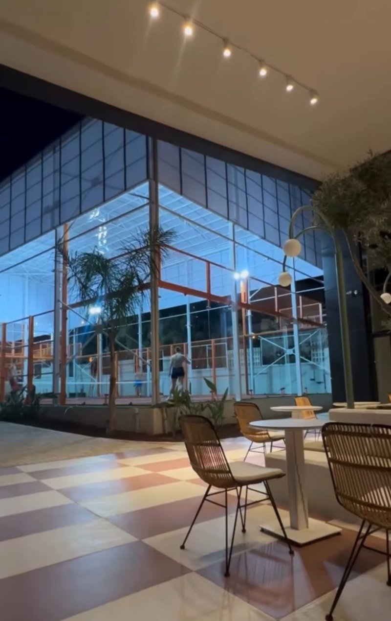 Alanya Padel Academy İçin 2 Adet Full Panoramik Padel Kortu Kurduk