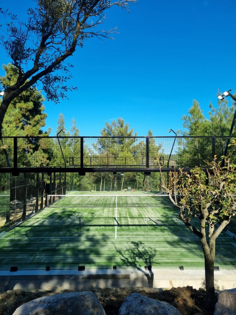 Key Urla Hotel’de Panoramik Padel Kortu Kurulumu - Mediterra Padel